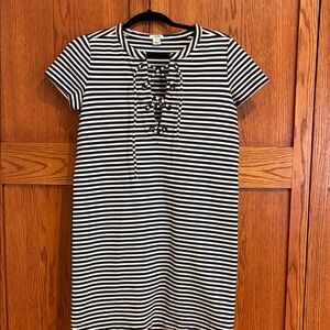 EUC J.Crew XS Navy and White Strips Dress.  Measurements in photos